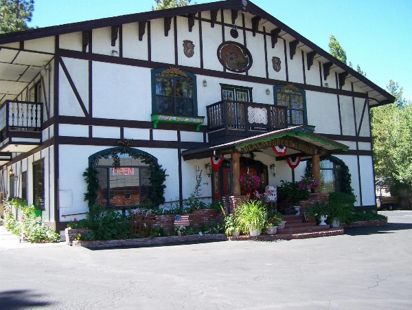 Black Forest Lodge image 1