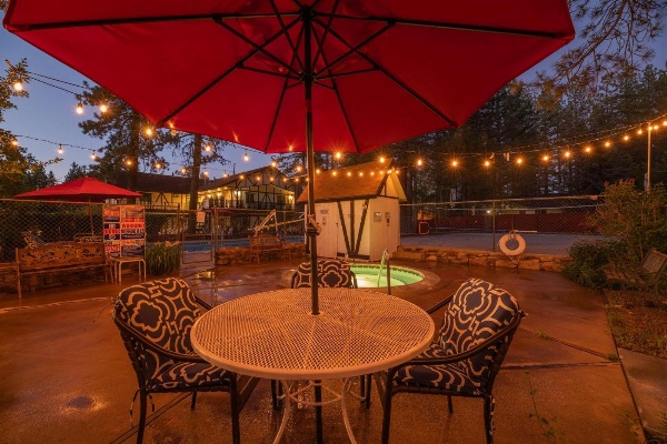 Black Forest Lodge image 5